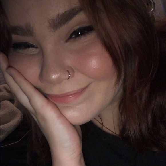 Meet your Posher, Emily - Picture 1 of 1